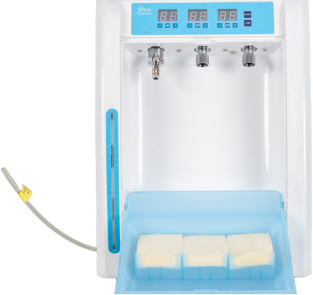 Dental handpiece cleaning and oiling machine